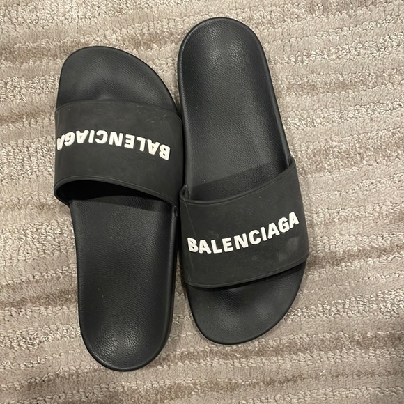 Shoes - Balenciaga pool slide